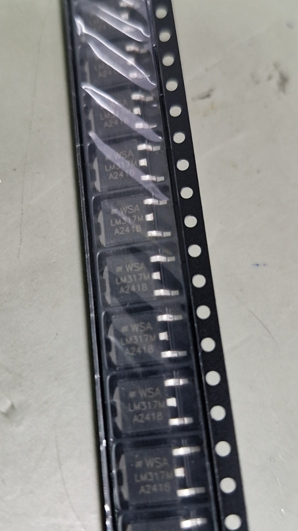 IC-317 V.REG. ADJ. TO252 DPACK ST SMD (LM317MDT-TR)